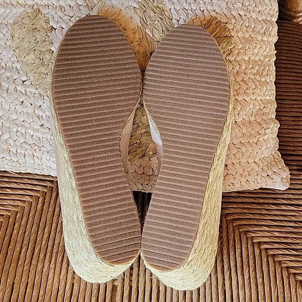 NWOT, Anne Klein Ezzie espadrille open toe sandals, size 9